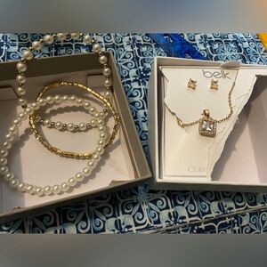 Belk Gold and Pearl Necklace Set